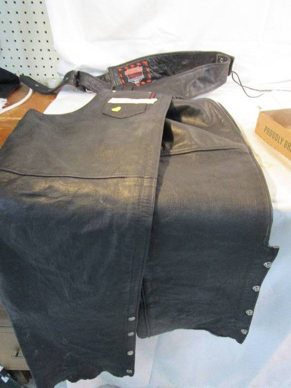 lot 64 image: XXXXL interstate leather chaps