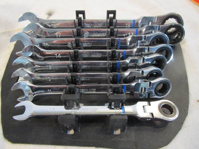 lot 72 image: kobalt Metric Ratcheting Wrenches 10,11,12,13,14,15,17,18mm
