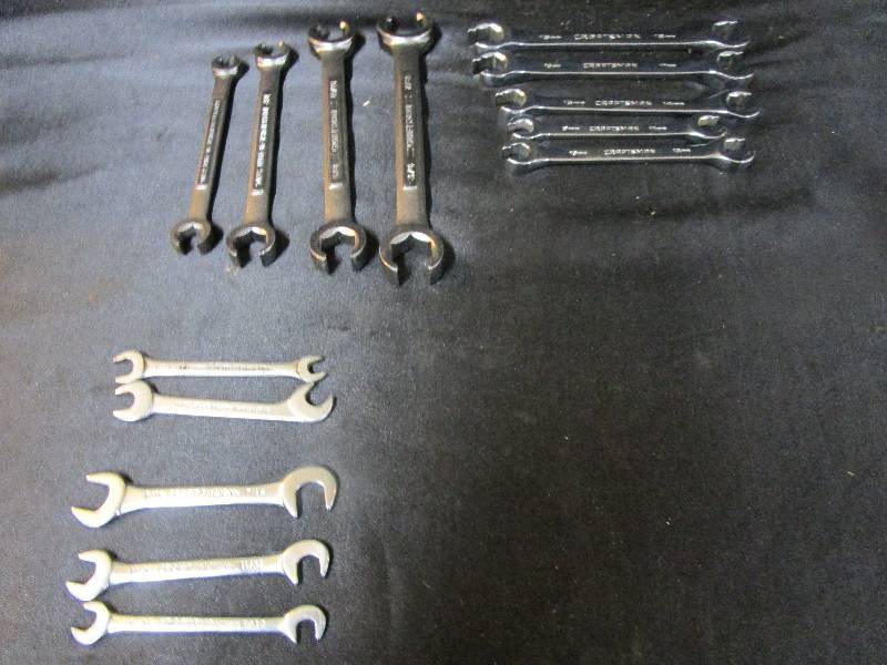 lot 99 image: CRAFTSMAN standard and metric wrenches