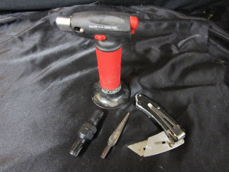 lot 108 image: Hand held torch, thread chaser and misc
