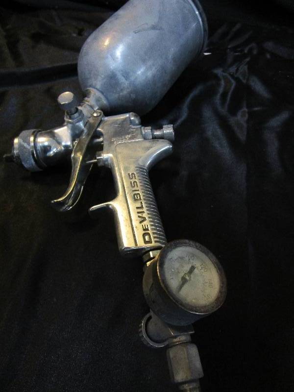 lot 122 image: DeVilbiss Air Paint sprayer