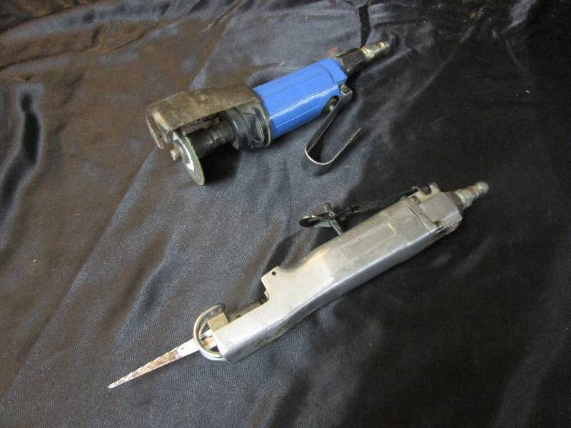 lot 129 image: Air Cutoff Saws and Numatic Sawsall