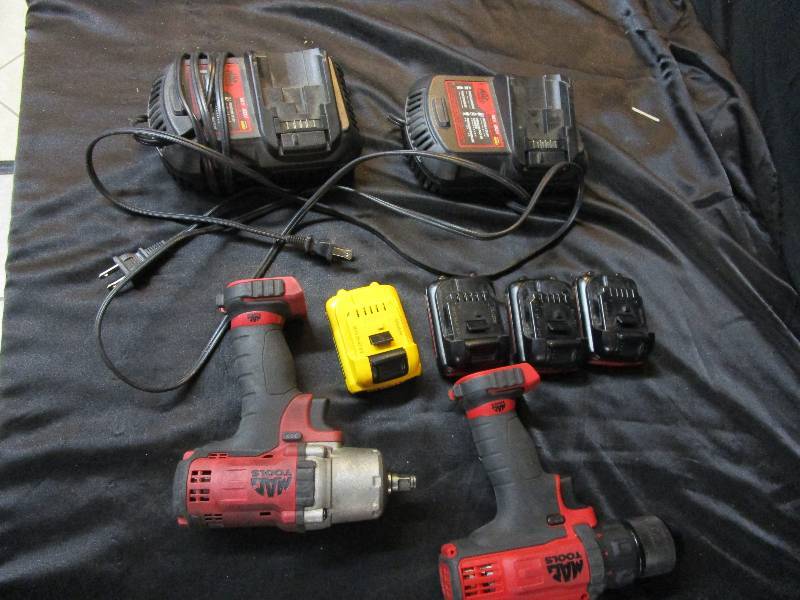 lot 65 image: MAC Tools 38ths inch drill driver and MAC 38th inch impact 4 batties and 2 chargers Tested and Works