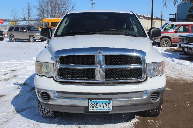 lot 2323 image: 2002 Dodge Ram 1500 SLT Quad Cab 4x4 - One Owner -