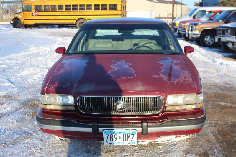 lot 2324 image: 1995 Buick LeSabre Limited 3.8l V6