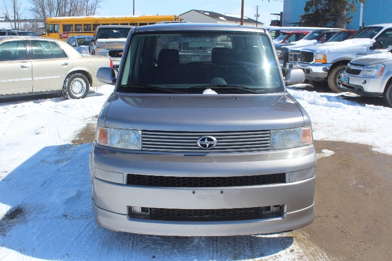 lot 2321 image: 2006 Toyota Scion xB