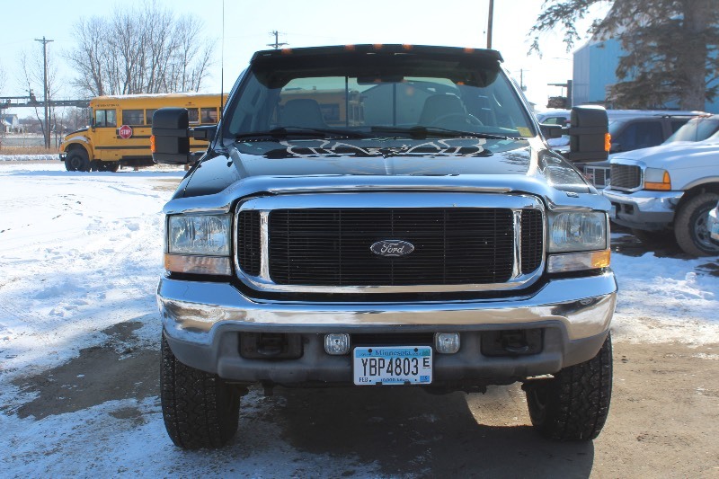 lot 2320 image: 2003 Ford F350 Super Duty Lariat 4x4 Crew Cab 5.4l Gas - 2 Owner -