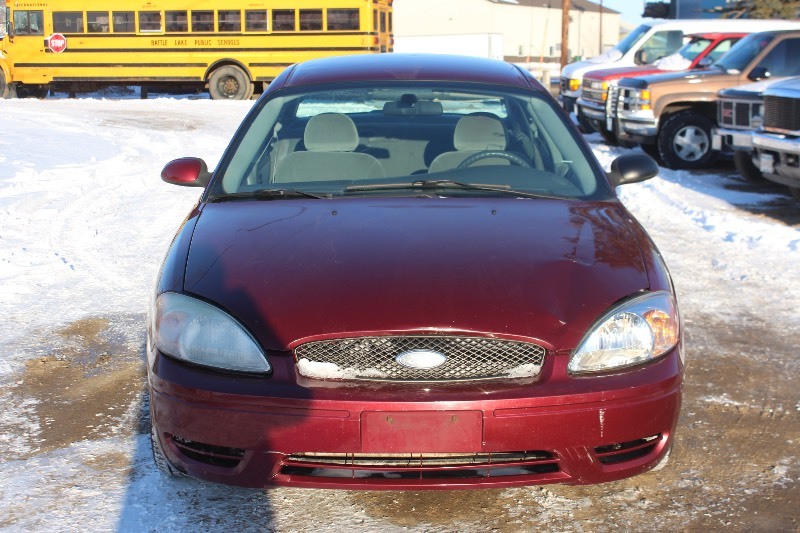 2005 Ford Taurus SE - Lower Miles, 2 Owner -