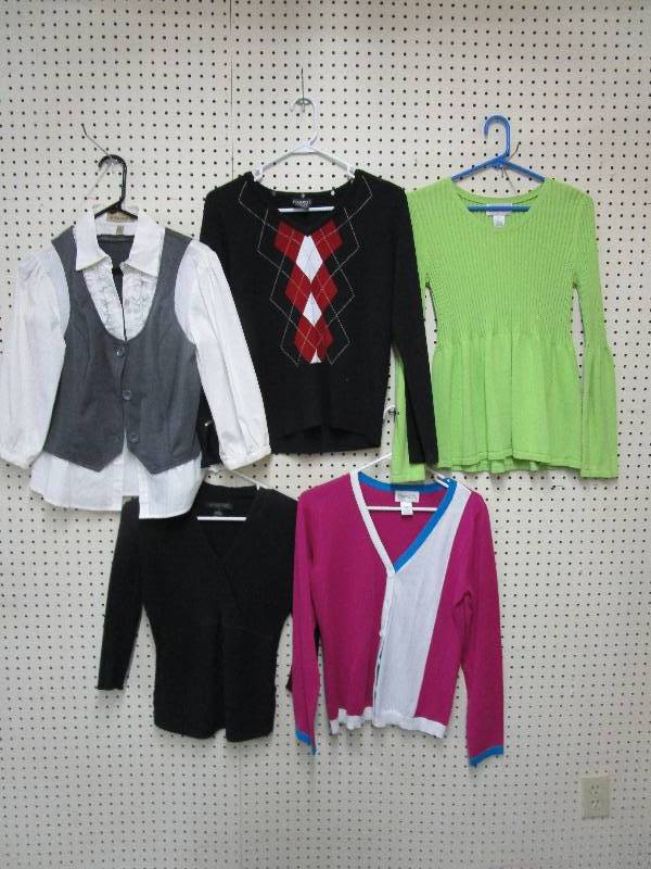 Ladies SweatersShirt Size Small