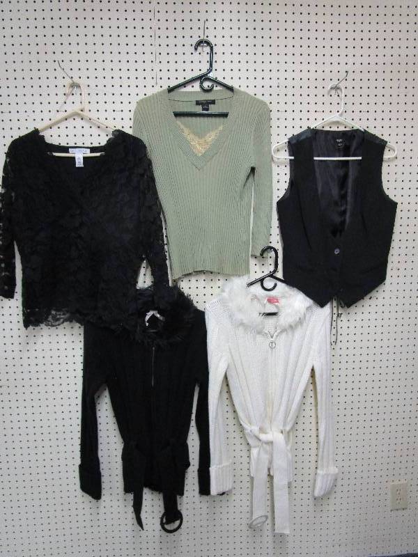 Ladies SweatersShirt Size Large