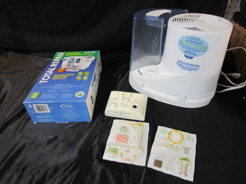 Carbon Monoxide Detector, Humidifier, and  Picture