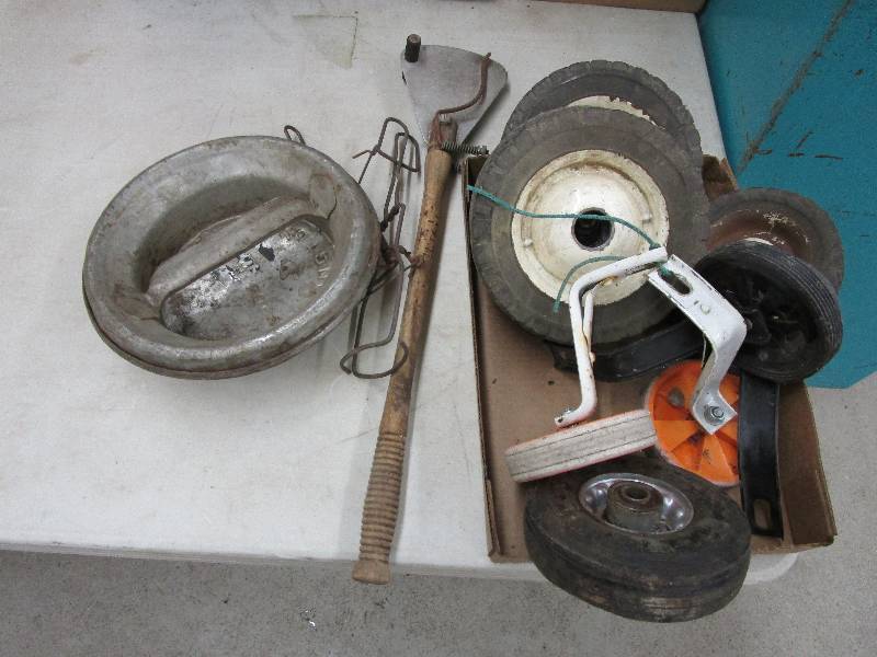 Vintage Clay Pigeon Shooter Trap, Wheels