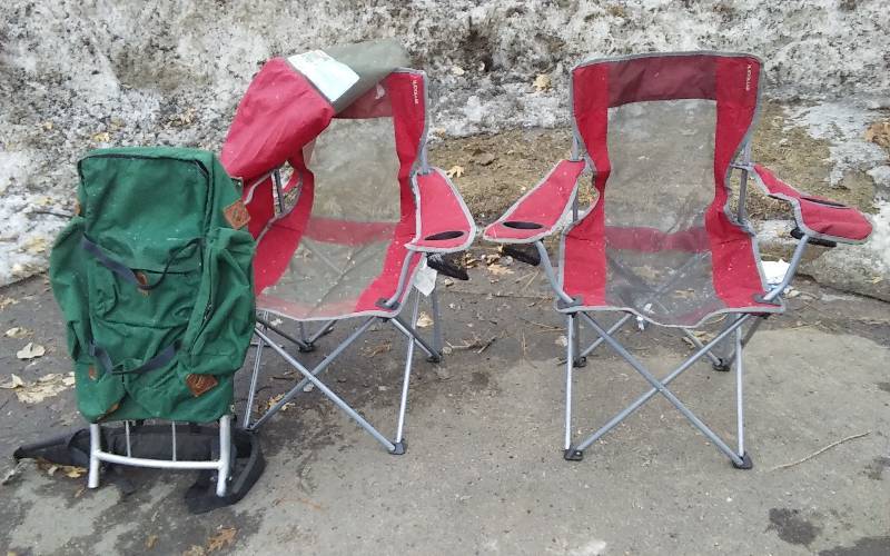 lot 8 image: 2-Folding Camp Chairs & Hiking Back Pack