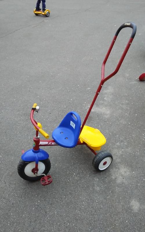 radio flyer tricycle with handle