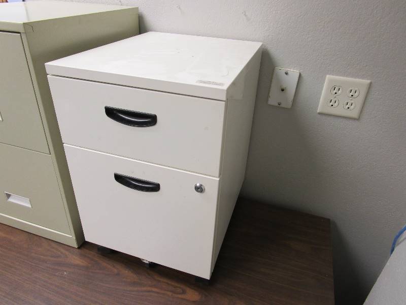 lot 31 image: (2) Small File Cabinets