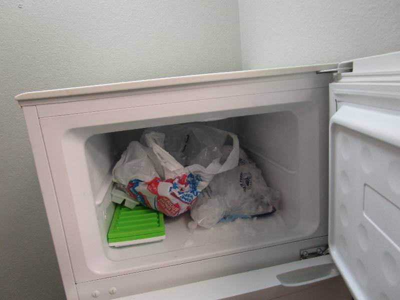 lot 33 image: Refrigerator