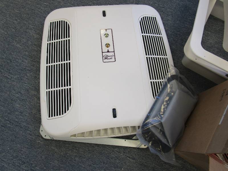 lot 102 image: Misc. RV Parts (see pics)