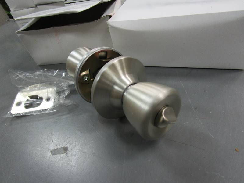 lot 119 image: (26) (New) Door Handles