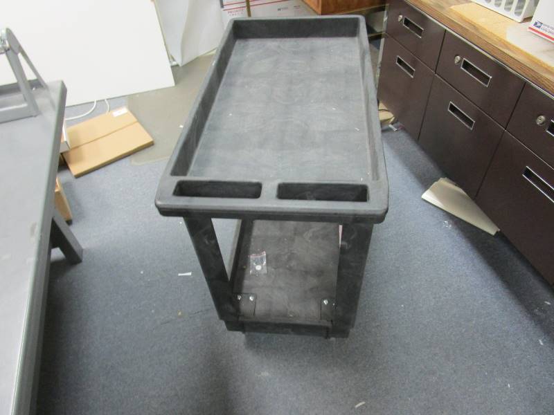 lot 3 image: Rubbermaid Rolling Cart