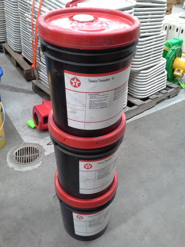 lot 43 image: Fifteen Gallons of Texaco Transultex H Metalworking Cutting Fluids