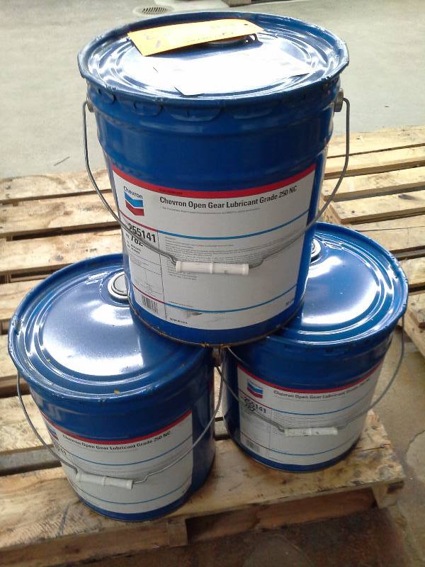 lot 47 image: Fifteen Gallons of Chevron Open Gear Lube 250NC