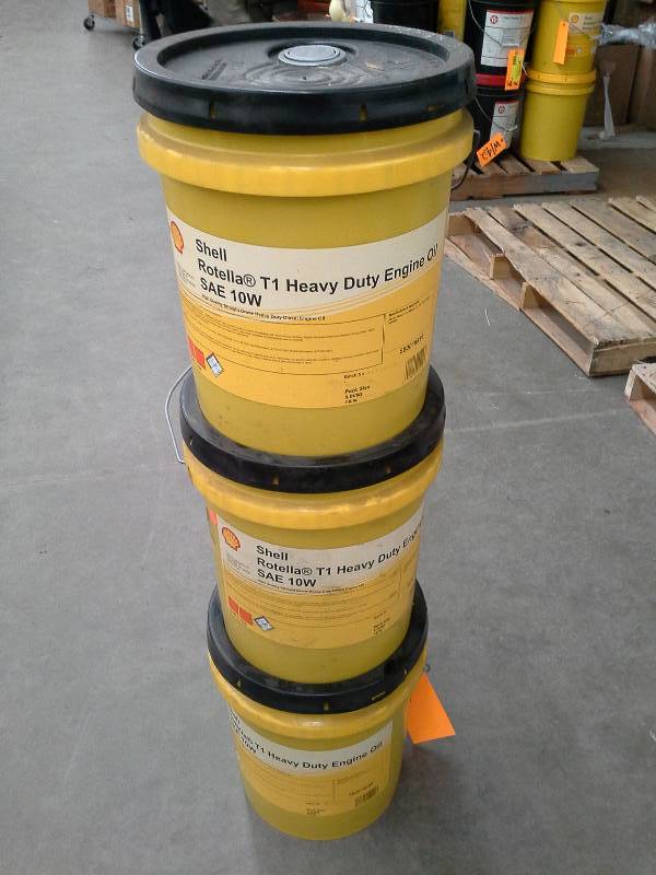 lot 46 image: Fifteen Gallons of Shell Rotella T1 SAE 10W Heavy Duty Engine Oil