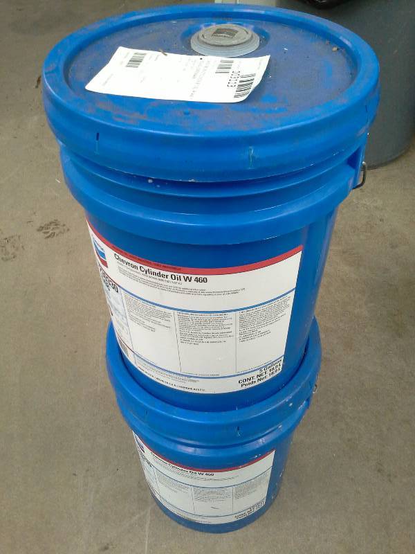 lot 31 image: 10 Gallons of Chevron Cylinder Oil W ISO 460