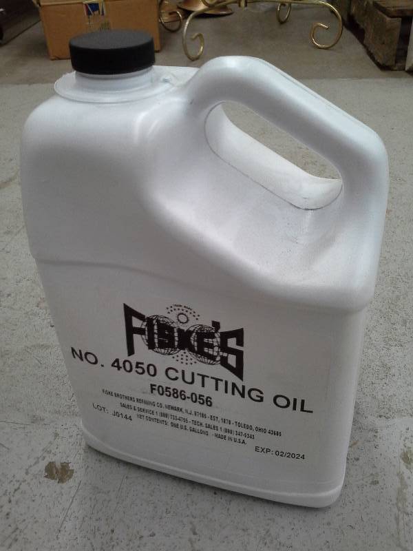 lot 67 image: One Gallon of Fiske 4050 Cutting Oil (4)