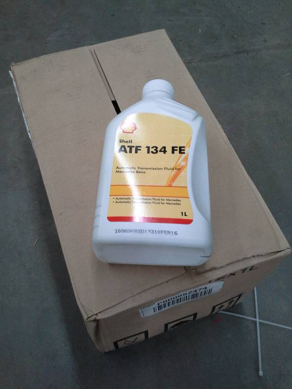 lot 93 image: One Case of Shell Automatic Transmission Fluid 134