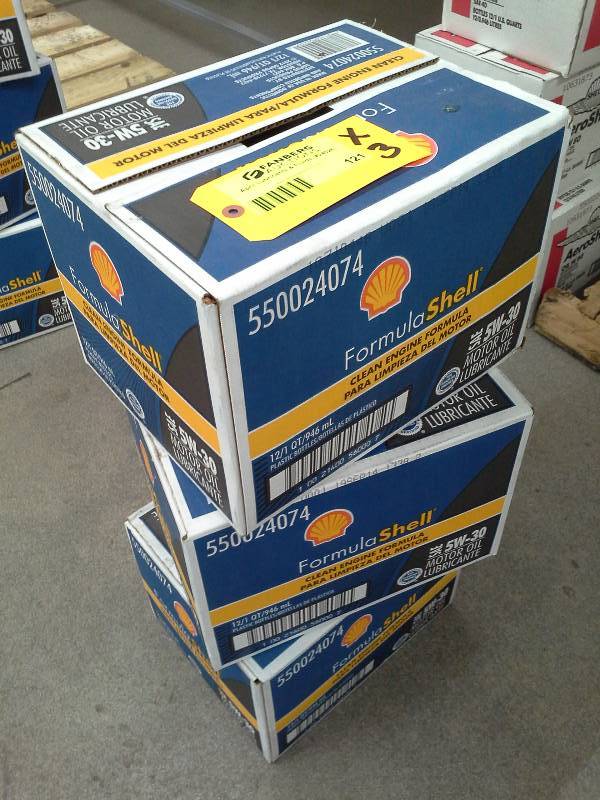 lot 121 image: Three Cases of Shell Formula SAE 5W30 Motor Oil
