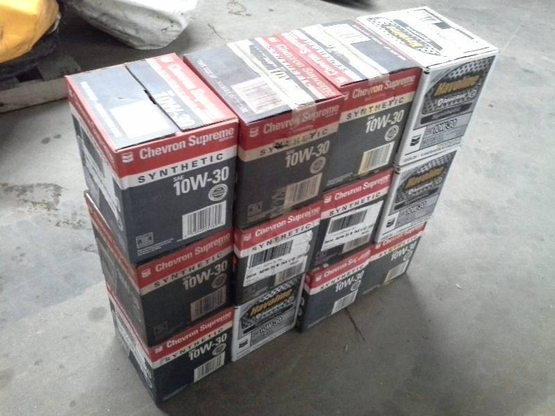 lot 129 image: 12 Cases ChevronHavoline Supreme Motor Oil SAE 10W-30