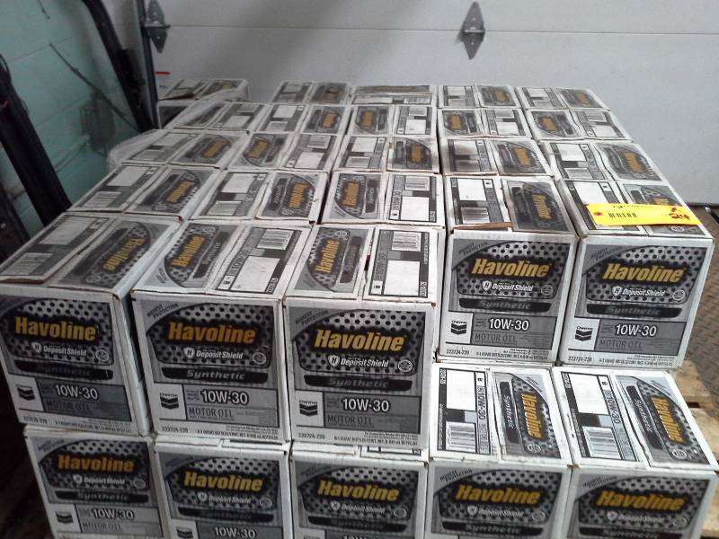 lot 127 image: 24 Cases ChevronHavoline Supreme Motor Oil SAE 10W-30