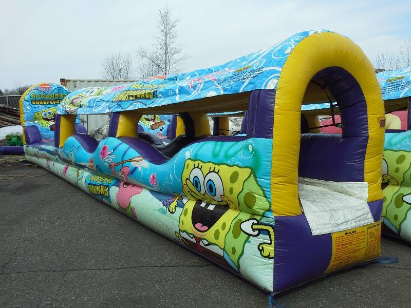 lot 17 image: Sponge Bob Slip and Slide - 35x6x8