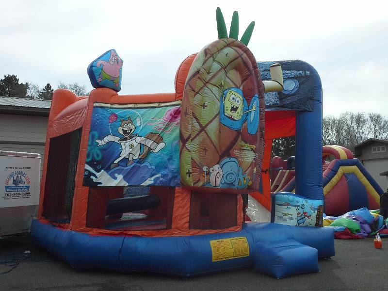 lot 20 image: Spongebob 5 in 1 Wet or Dry Combo - 20x19x15