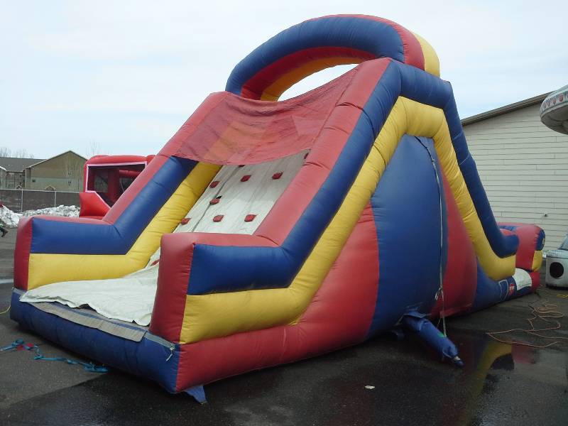 lot 22 image: 16ft Rock Climb and Slide - 30x15x16