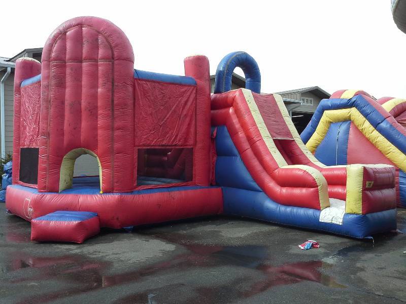 lot 23 image: Hex Combo Bouncer with Slide  5 in 1 - 20x20x16