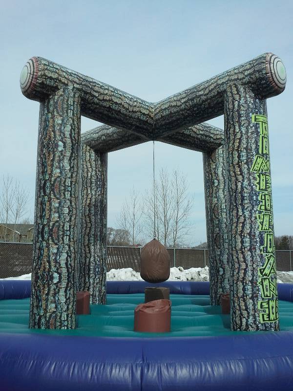 lot 7 image: Timberland Challenge 4 person Wrecking Ball Game- 20x20x16
