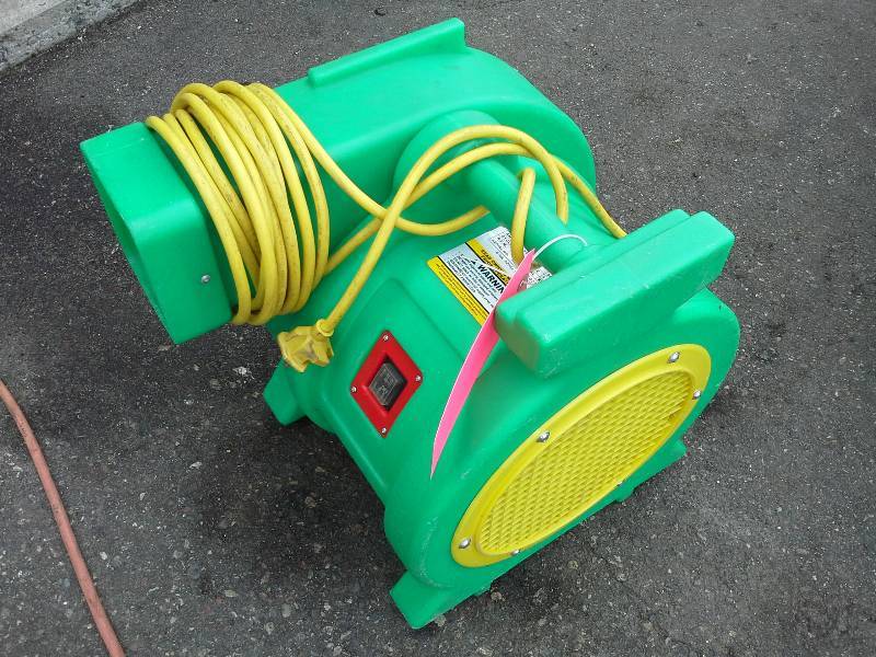 lot 71 image: B-Air 1.5 HP Blower