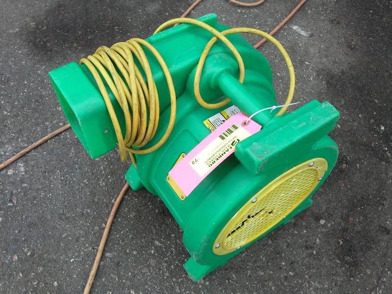 lot 72 image: B-Air 1 HP Blower