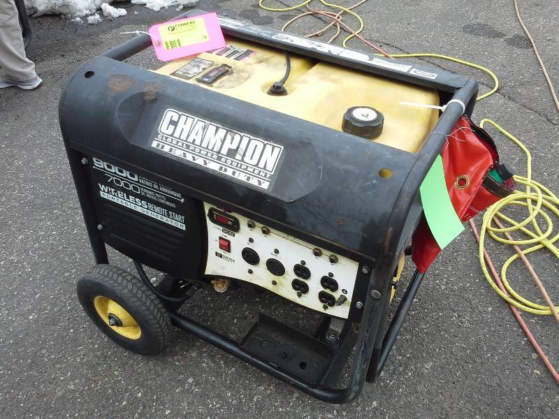 lot 76 image: Champion 9000 Watt Generator