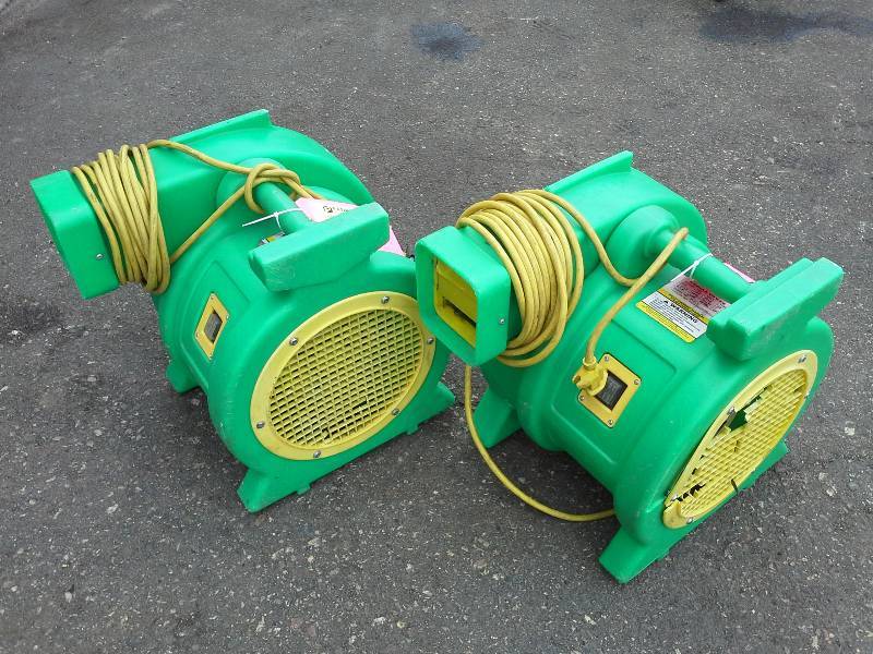 lot 92 image: Pair of B-Air 1 HP Blowers