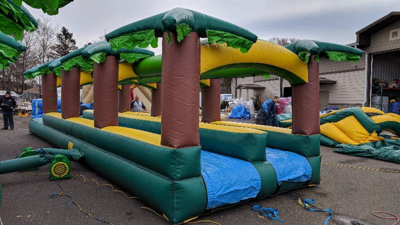 lot 38 image: 2 Lane Tropical Slip N Slide With Pool - 40x10x10