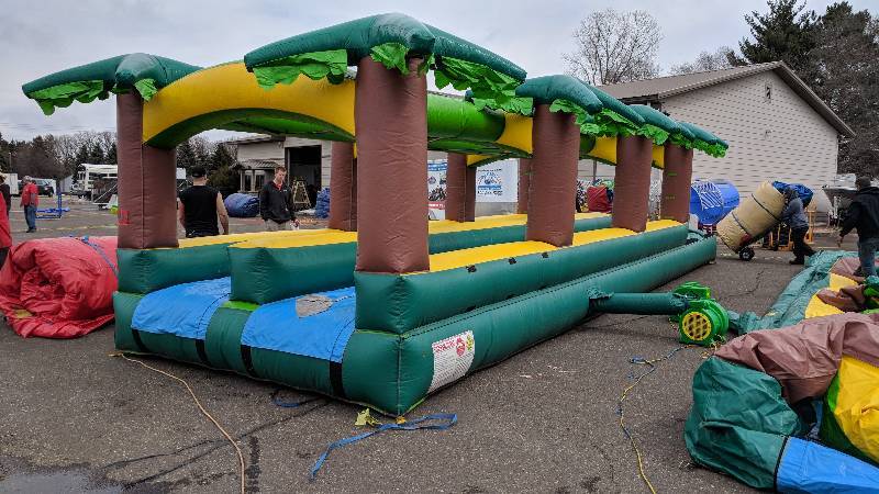 lot 39 image: 2 Lane Tropical Slip N Slide With Pool - 40x10x10