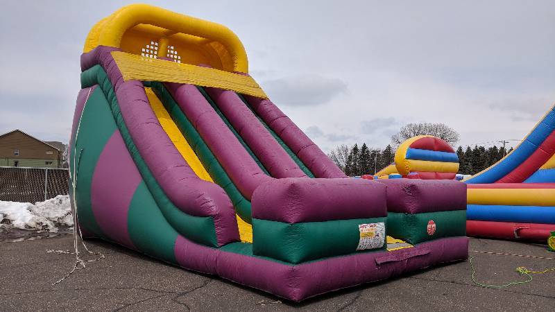 lot 51 image: 23ft Double Bay Climb and Slide - 30x16x24