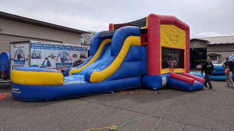 lot 55 image: 4 in 1 Water Slide Combo - 15x28x14