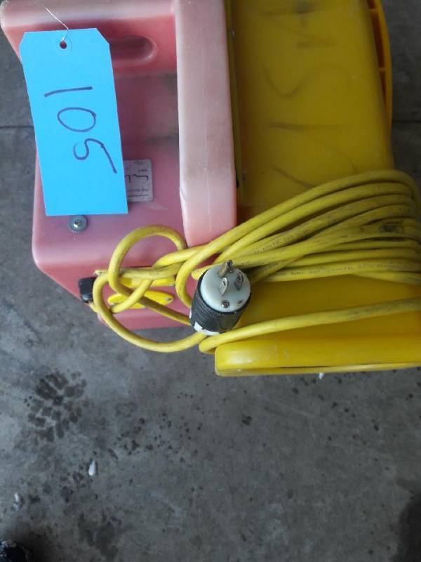 lot 105 image: 1.5 HP Tool King Blower