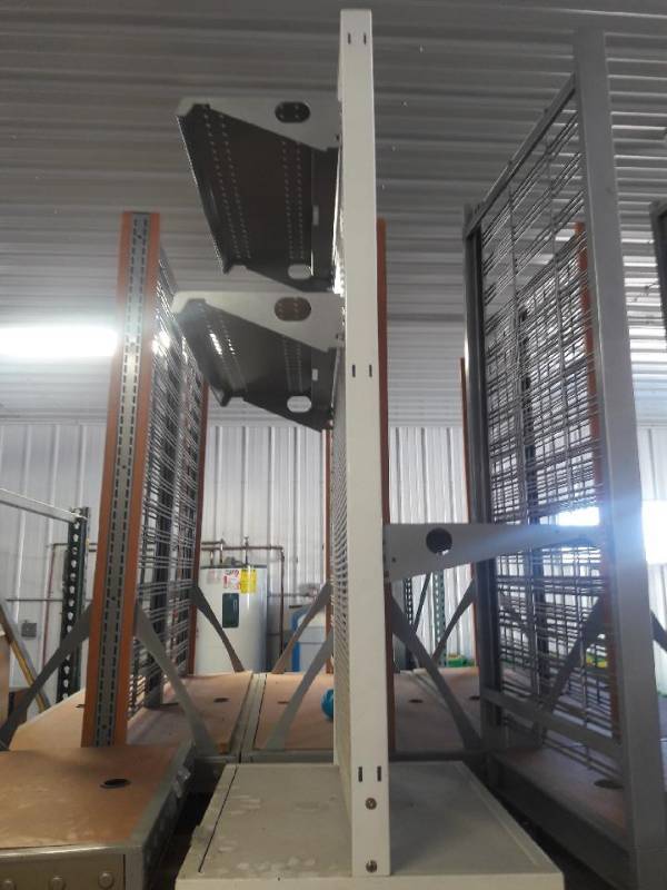 lot 84 image: Retail End Cap Shelving Units