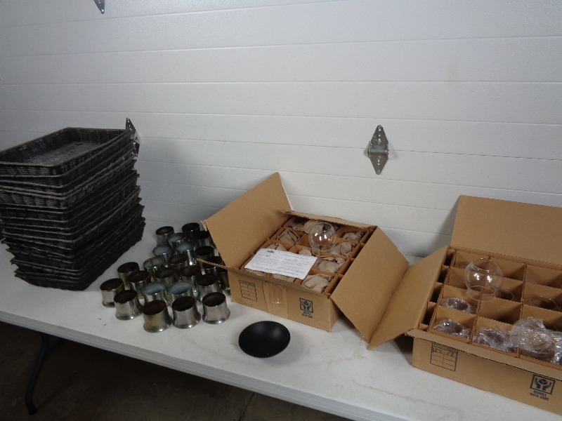 lot 119 image: Table Lighting Globes, Candle Holders, Baskets