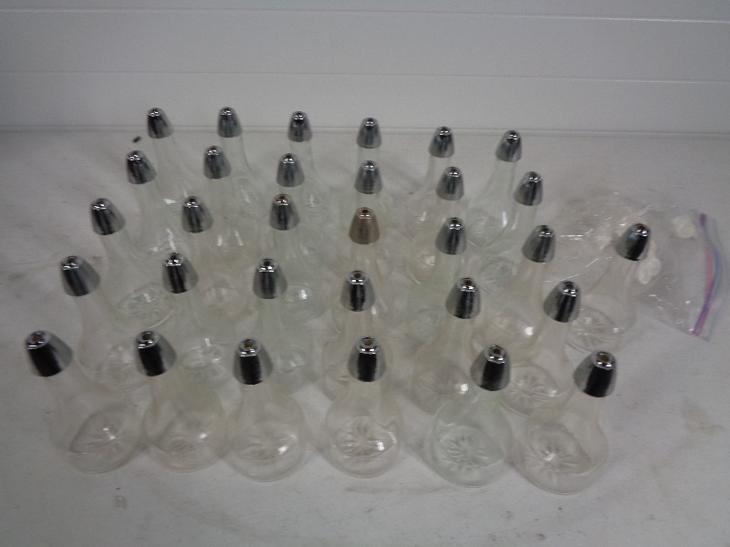 lot 123 image: 31 Oil  Vineger Containers