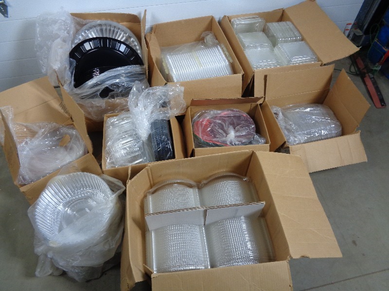 lot 126 image: Cake Containers, Plastic Containers